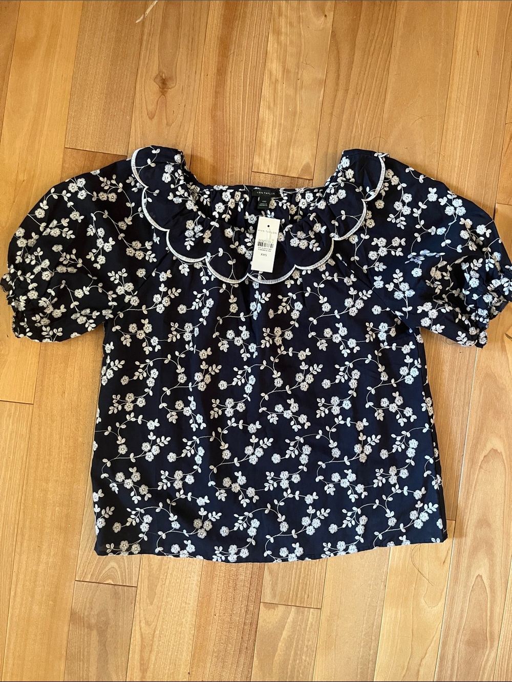 Ann Taylor Navy Floral Scalloped-Collar Puff Sleeve Blouse